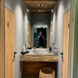 Wall tiles cement pris