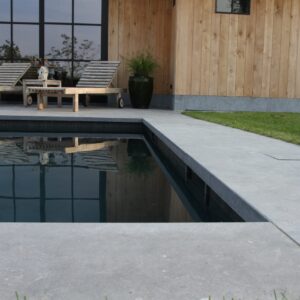 Zwembadranden Belgisch Hardsteen – Blauw Gezoet 100x35x5/3cm
